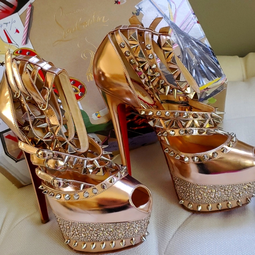 LIMITED LOUBOUTIN